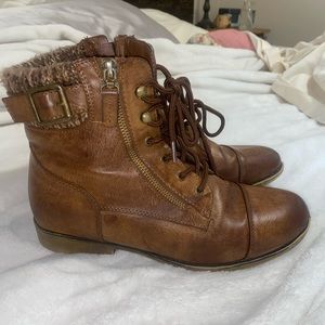 Women’s boot size 8.5